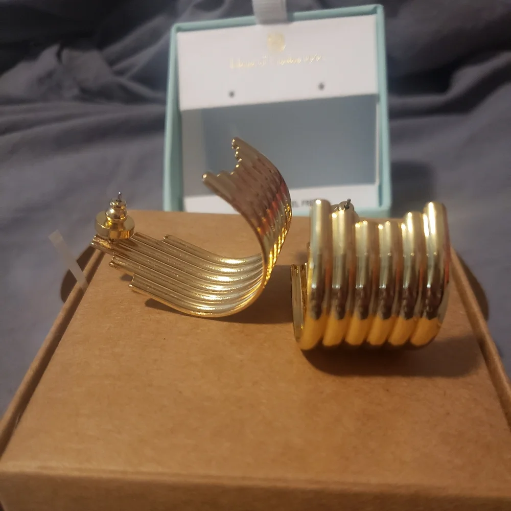 House of Harlow 1960 Gold Geometric Earrings - Picture 2 of 4